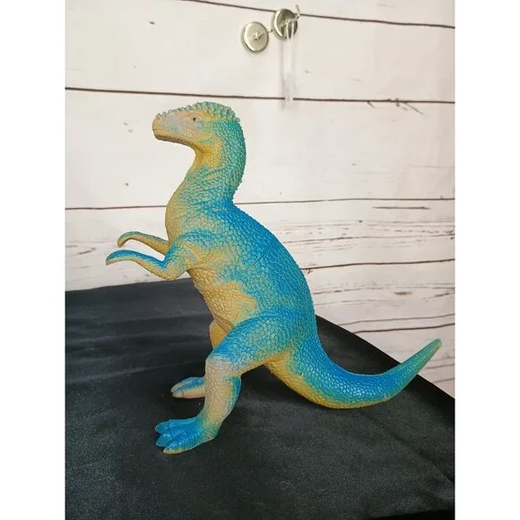 Set Of 5 Dinosaur & Dragon Figurines - Vibrant Colors - Collectible Plastic Toys - Picture 2 of 11